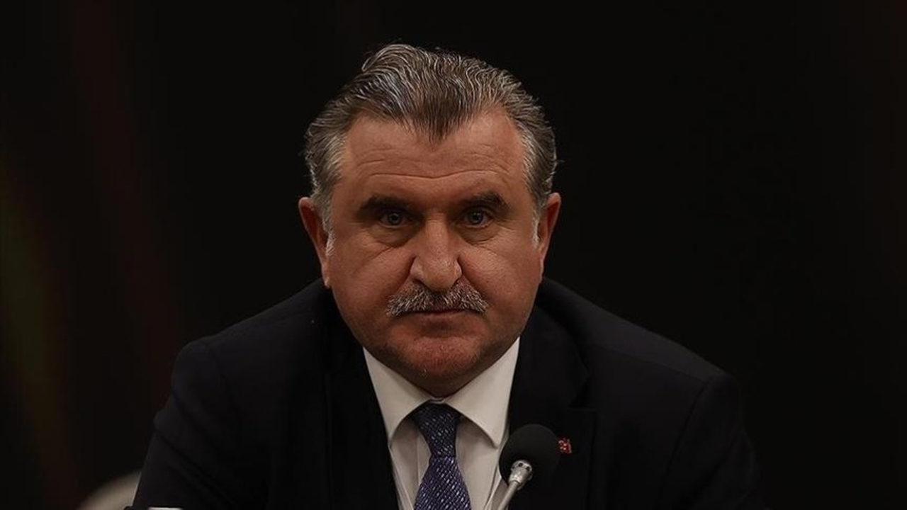 Gençlik ve Spor Bakanı Bak'tan Galatasaray’a tebrik mesajı