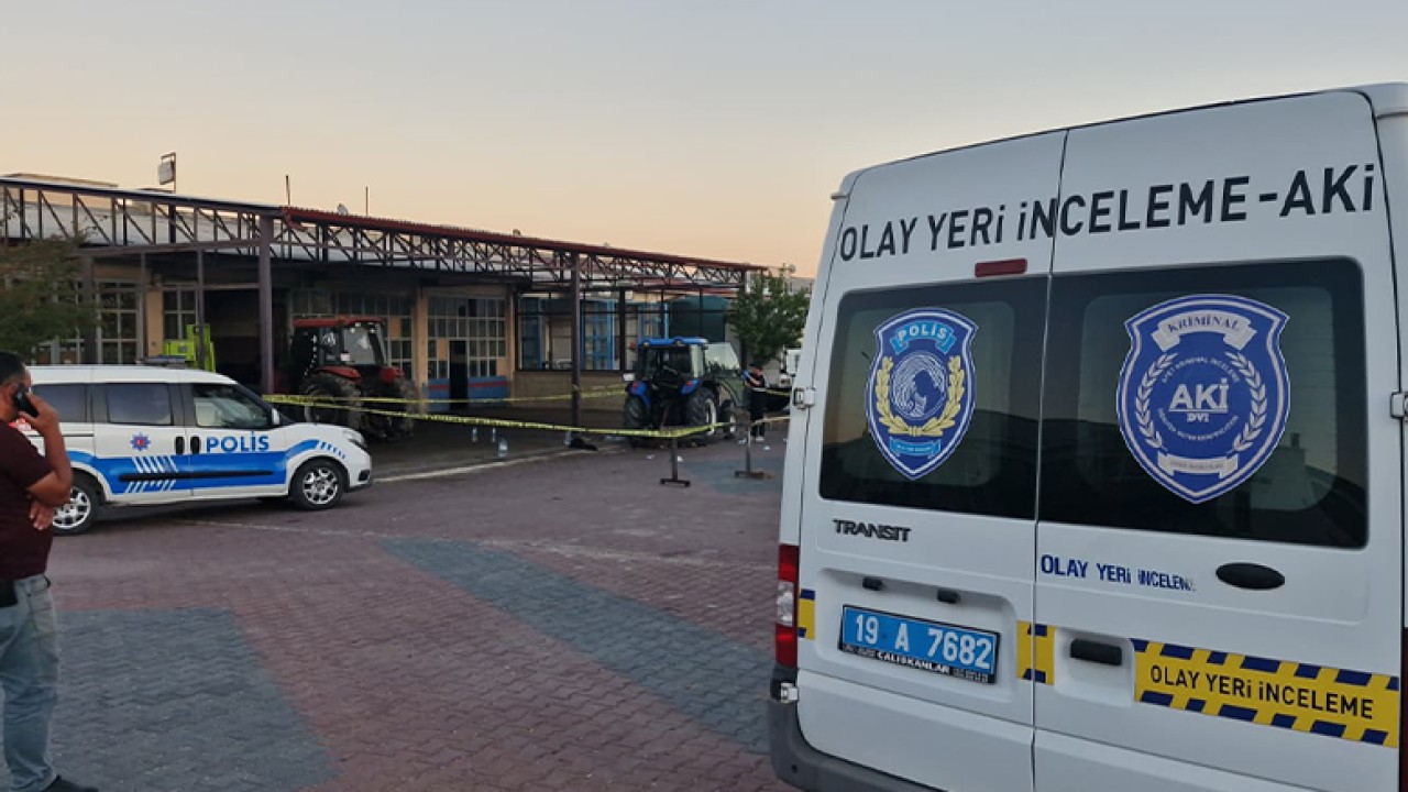 Çorum'da feci kaza! Traktörün çeki demiri ile kabini arasına sıkıştı