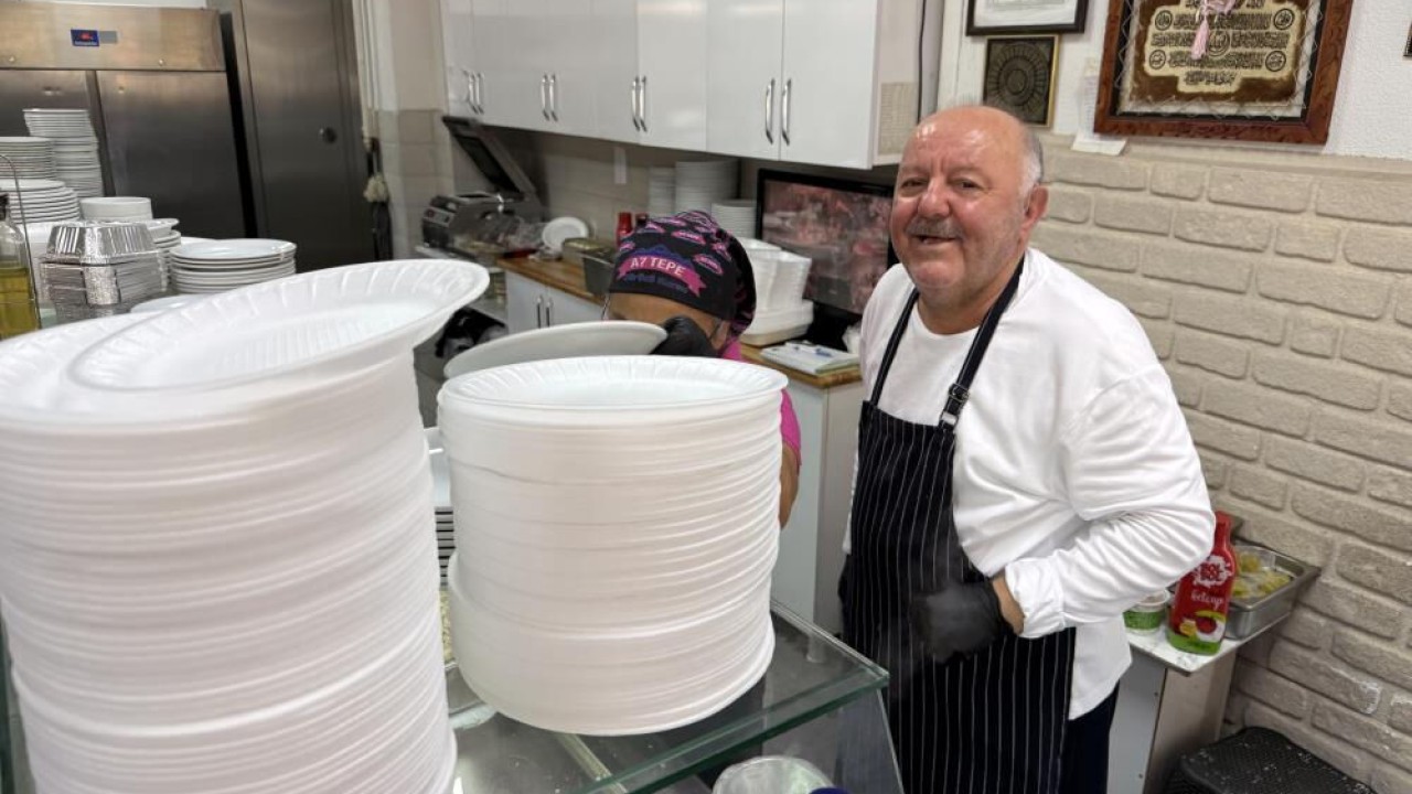 Bakan Şimşek'i örnek gösterdi: Her şey para değil! 'Gariban Pilavcısı' gönülleri fethetti