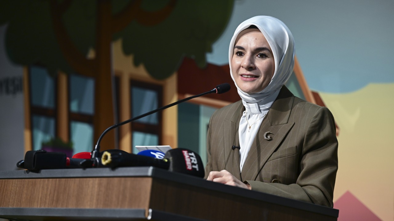 Aile ve Sosyal Hizmetler Bakanı Göktaş, Yeşilayın çocuk müzikaline katıldı