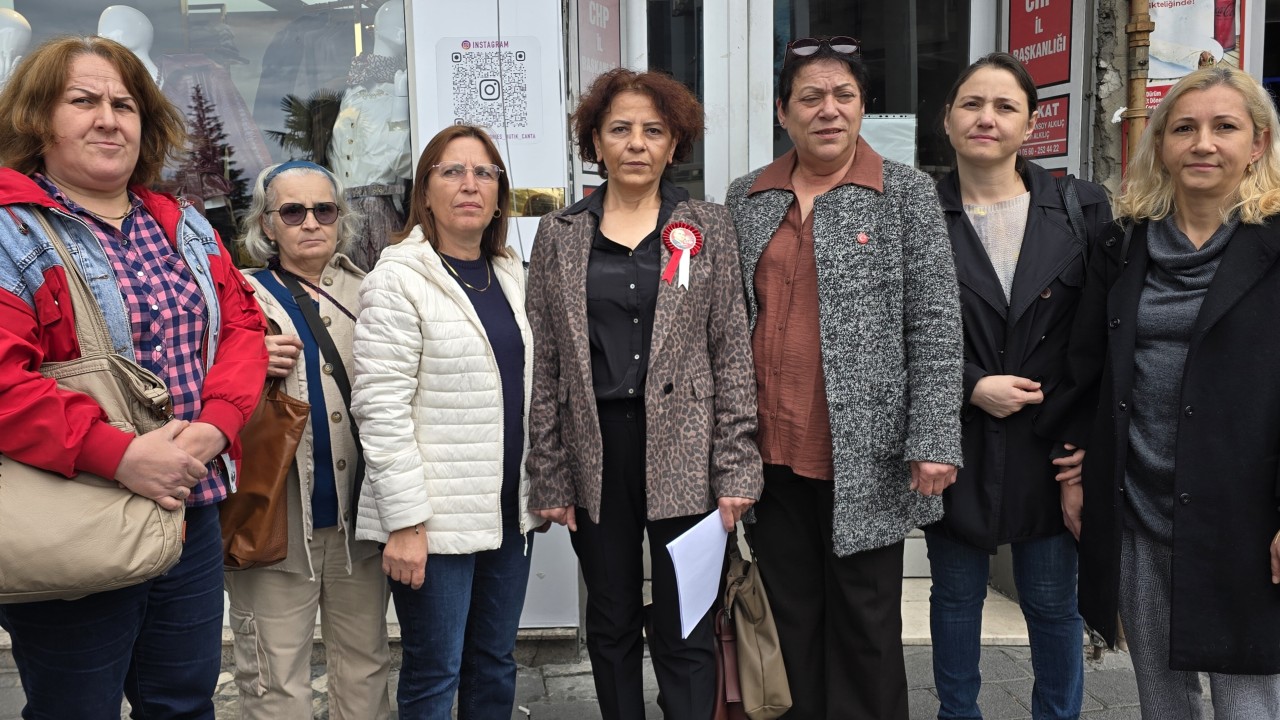 CHP Zonguldak Merkez İlçe Kadın Kolları Başkanı Sekme ve 9 yönetici istifa etti