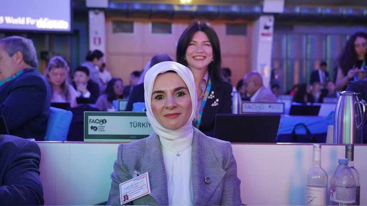 Bakan Göktaş: Gençler gelecektir ve onlara güvenmeliyiz