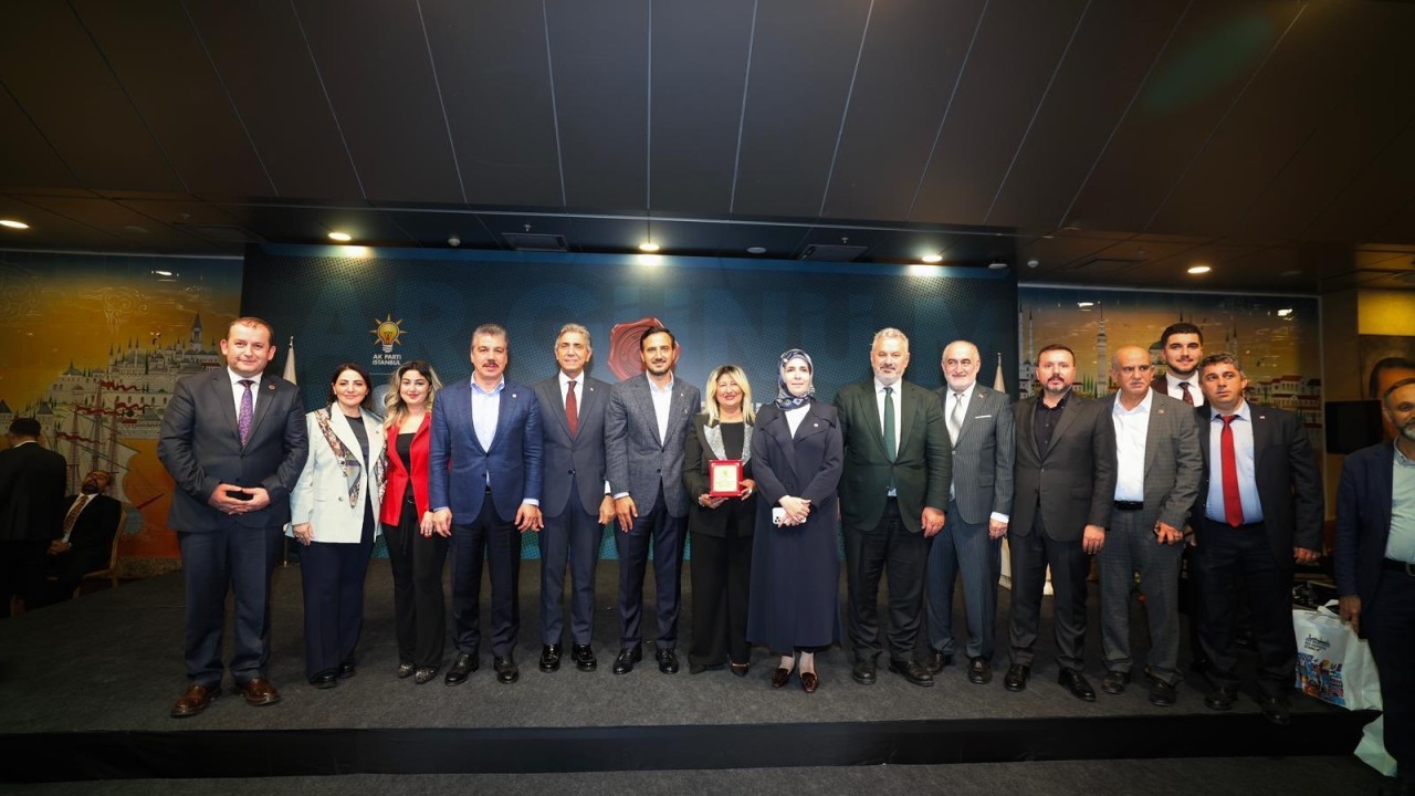 AK Parti İstanbul İl Başkanlığı muhtarlarla bir araya geldi