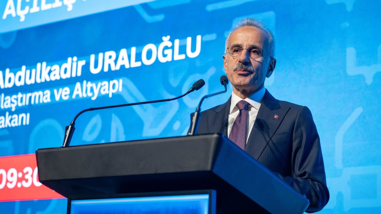 Bakan Uraloğlu: Sosyal medya platformlarına yönelik düzenlemeler titizlikle sürdürülüyor