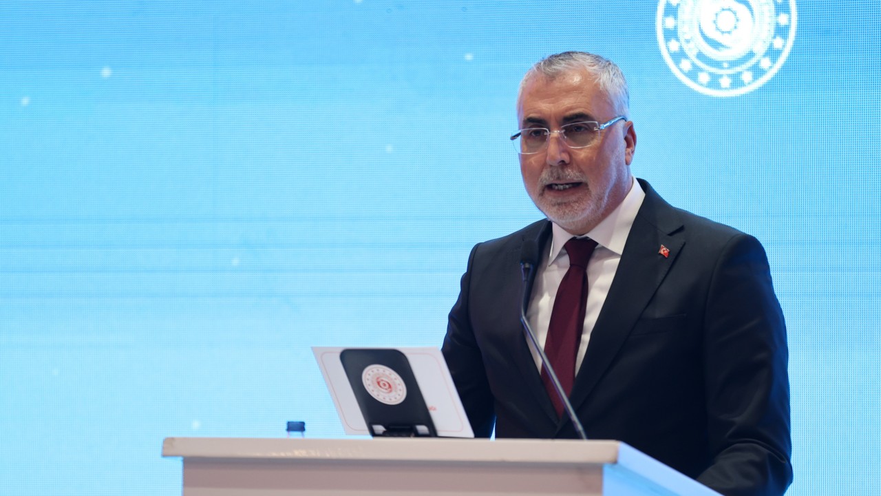 Bakan Işıkhan: Kayıtlı istihdama yönelik çalışmaları hassasiyetle yürütmeye devam edeceğiz