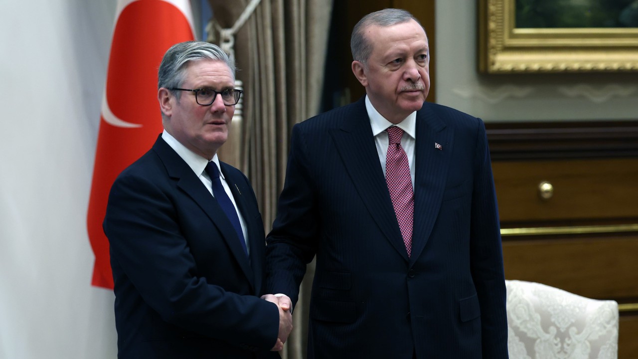 Cumhurbaşkanı Erdoğan, İngiltere Başbakanı Starmer'i resmi törenle karşıladı