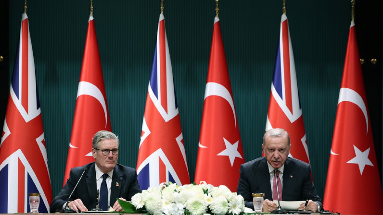 Türkiye ile Birleşik Krallık arasında Eurofighter savaş uçağı işbirliği anlaşması imzalandı