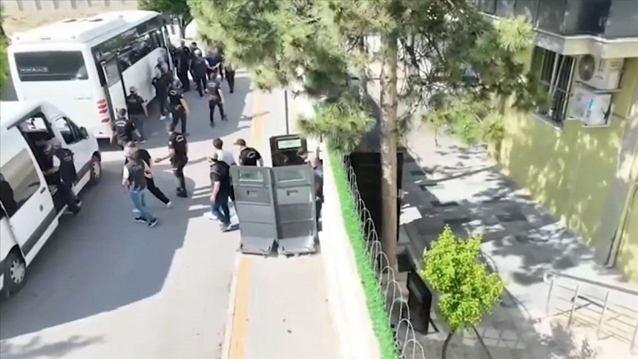 FETÖ'ye yönelik son 2 haftada düzenlenen operasyonlarda 67 şüpheli tutuklandı