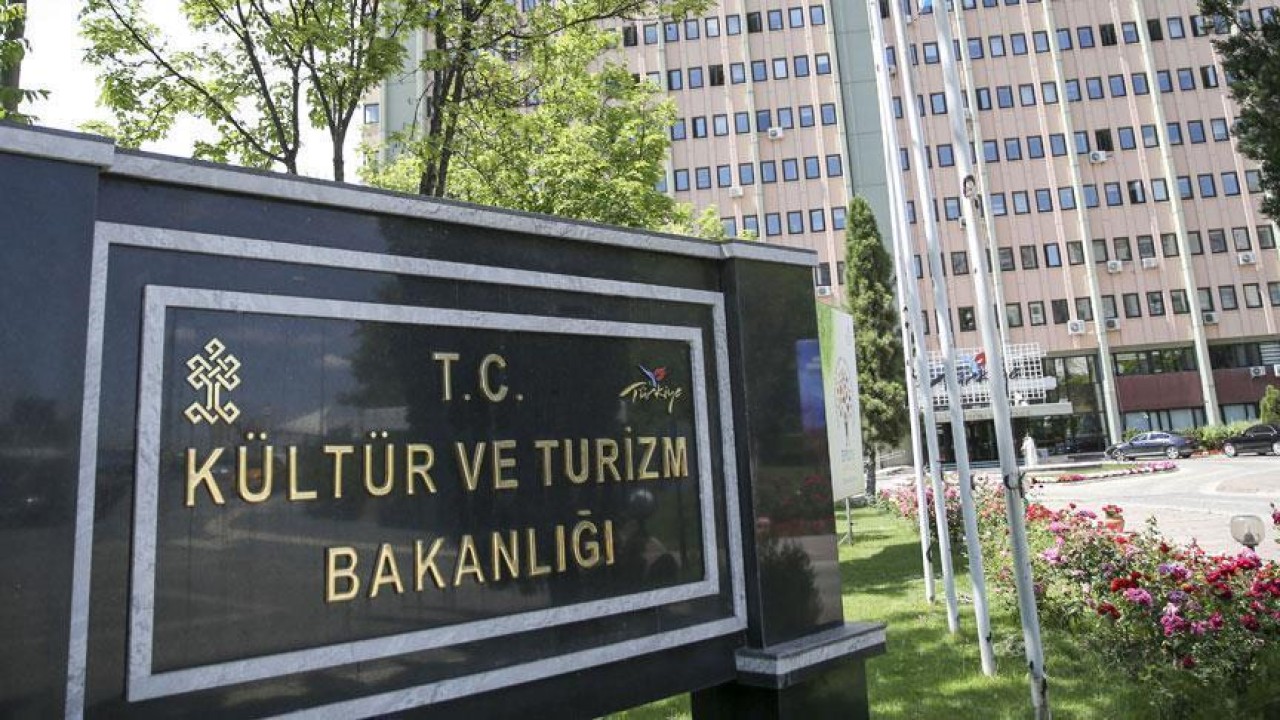 Kültür ve Turizm Bakanlığından Türk sanat müziği sanatçısı Muazzez Abacı için taziye mesajı
