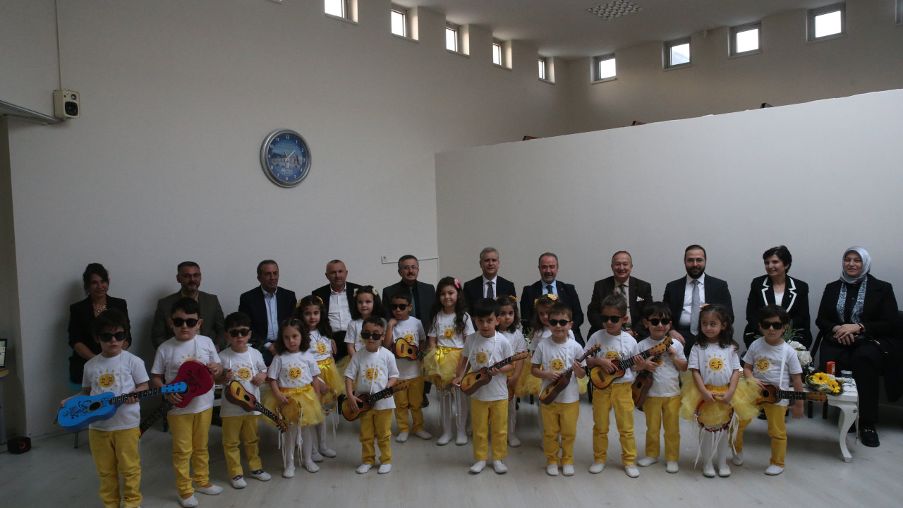 AK Parti Genel Başkan Yardımcısı Hasan Basri Yalçın, Tokat'ta çocuklarla bir araya geldi