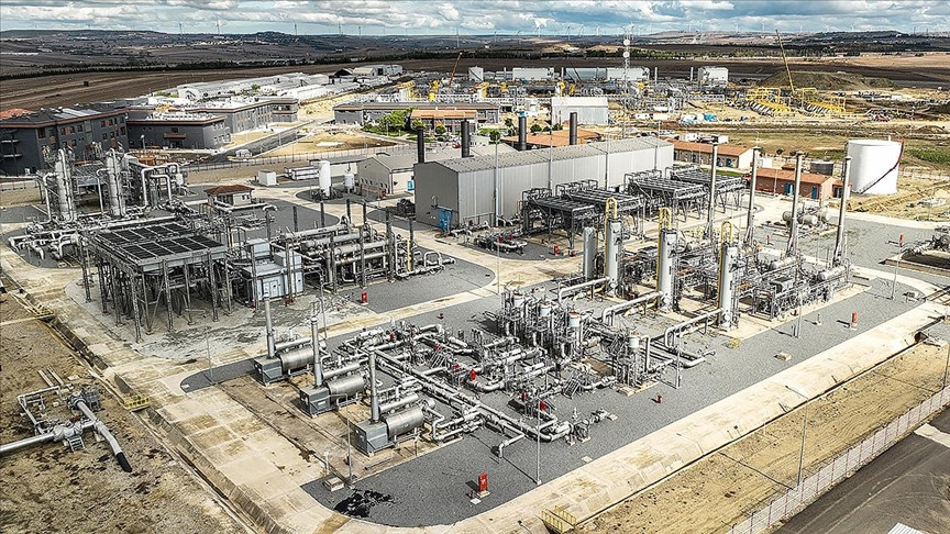 Bakan Bayraktar doğal gaz depolarının yüzde 100 doluluğa ulaştığını bildirdi