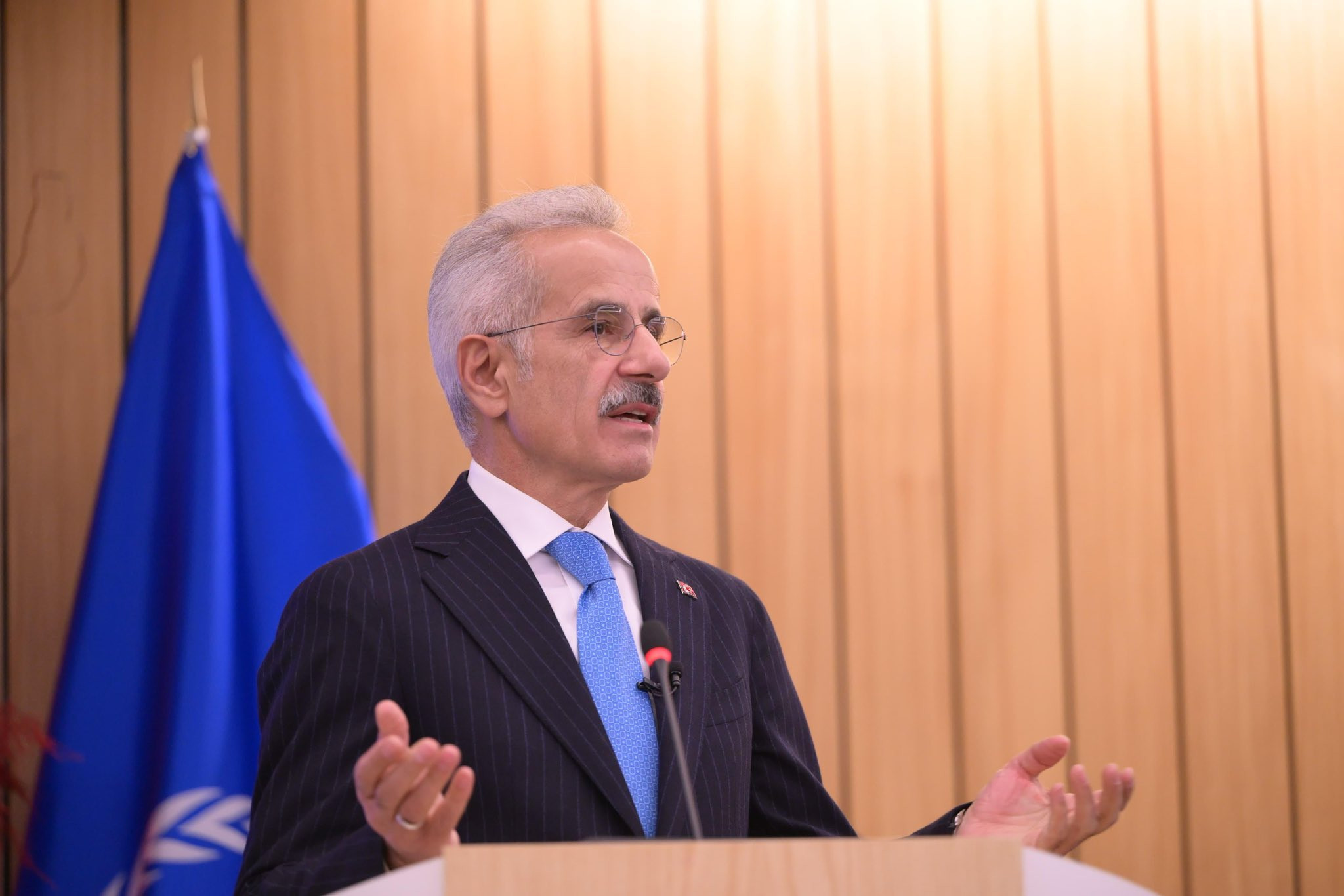 Bakan Uraloğlu, Londra'da yapılan "IMO 34. Dönem Genel Kurul Toplantısı"na katıldı