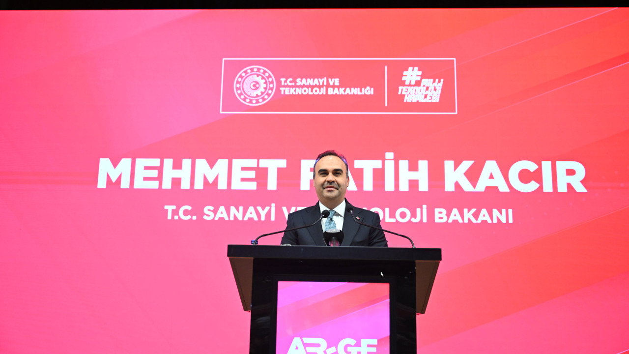 Bakan Kacır: İnsan kaynağımızın bu eşsiz gücü, Türkiye'yi teknoloji odaklı kalkınmada yeni bir sıçramaya hazırlıyor