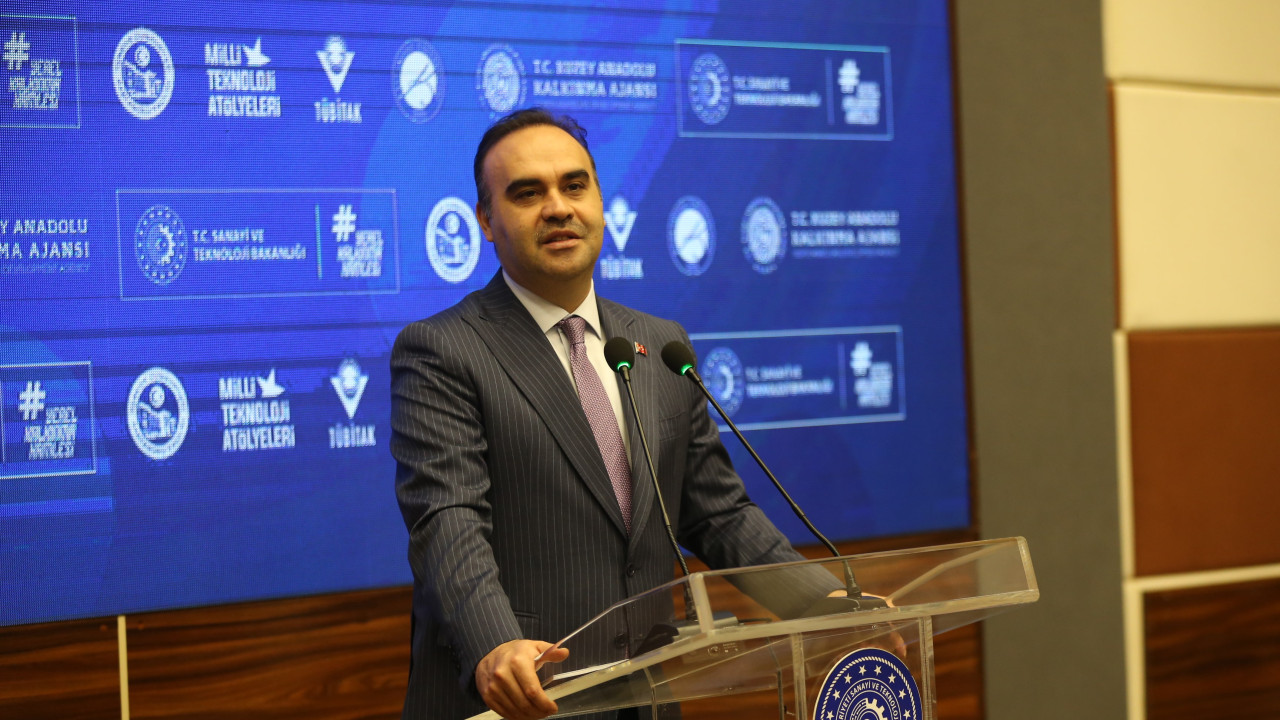 Bakan Kacır, Kalkınma Ajansı Projeleri ve Milli Teknoloji Atölyesi Açılış Töreni'ne katıldı