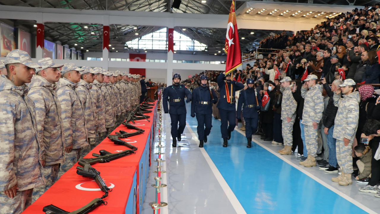 Kütahya'da eğitimlerini tamamlayan yükümlü erler yemin etti