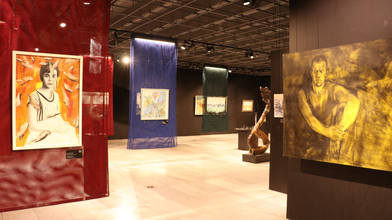 Bulgaristan'da Türk sanatçıların eserlerinden oluşan "Sofya-İstanbul: Sanat Köprüsü" sergisi açıldı