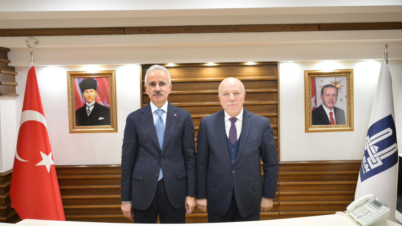 Bakan Uraloğlu'ndan Erzurum Büyükşehir Belediyesine ziyaret