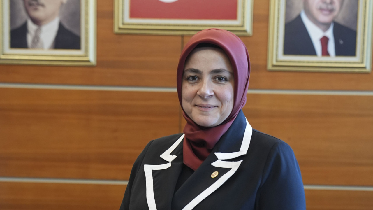 AK Parti Kadın Kolları Başkanı Ercan, Türk kadınına seçme ve seçilme hakkı tanınmasının yıl dönümünü kutladı