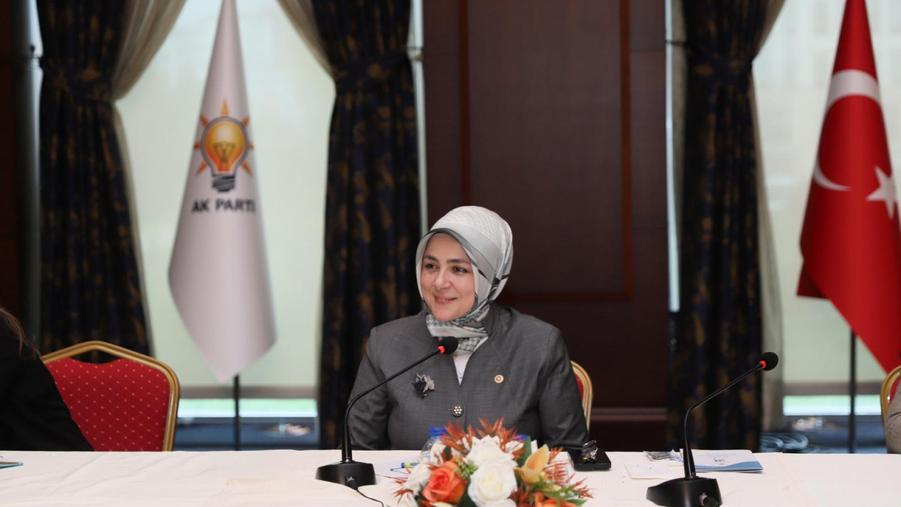 AK Parti Kadın Kolları Başkanı Ercan, STK'lerin kadın temsilcileri ile bir araya geldi