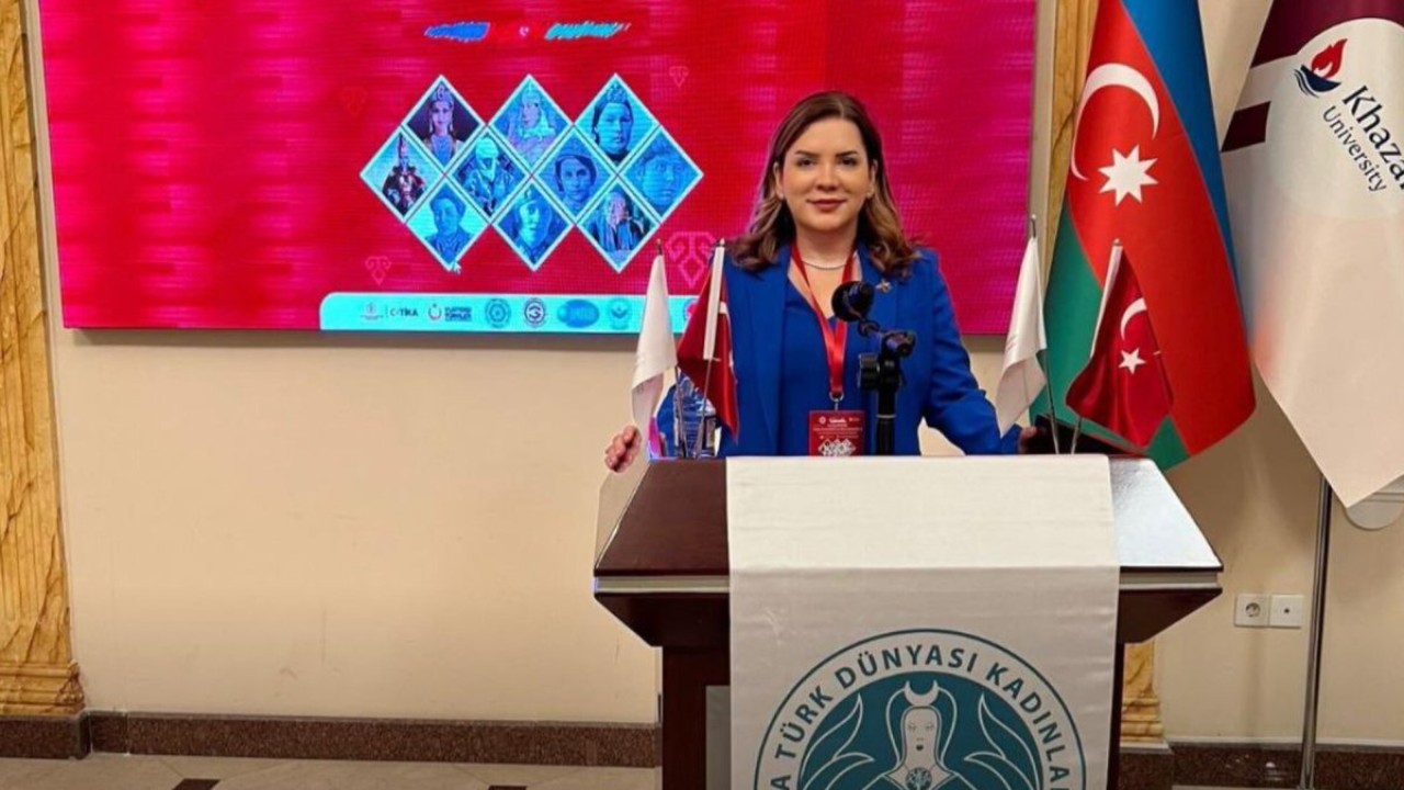 Arzu Erdem Bakü’de Türk Dünyası Çalıştayına katıldı