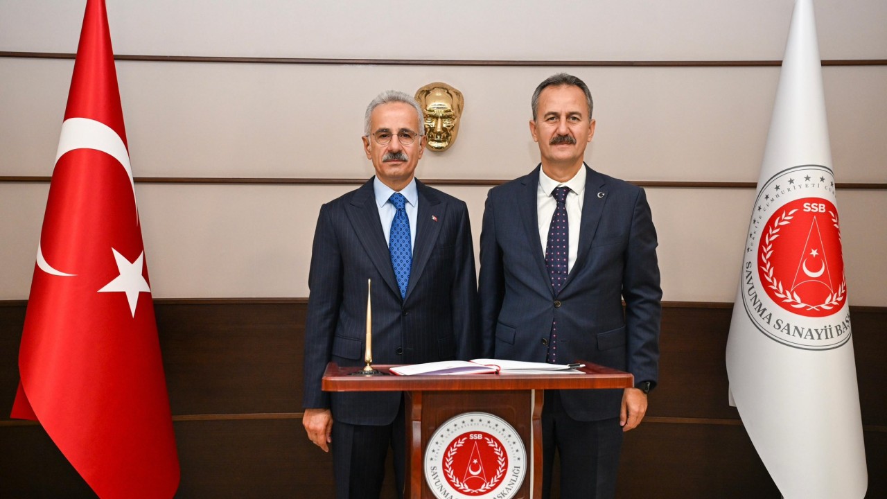 Ulaştırma ve Altyapı Bakanı Uraloğlu ile Savunma Sanayii Başkanı Görgün bir araya geldi