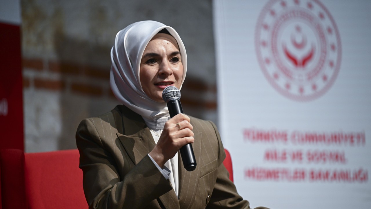 Bakan Göktaş "Dünya Kız Çocukları Günü" etkinliği kapsamında söyleşiye katıld