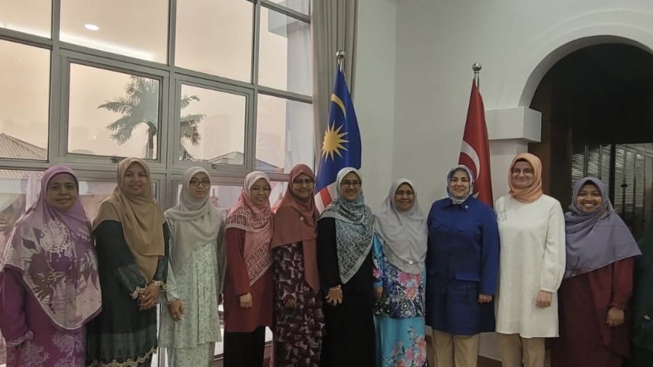 AK Parti Genel Merkez Kadın Kolları Başkanı Ercan Malezya'da temaslarda bulundu