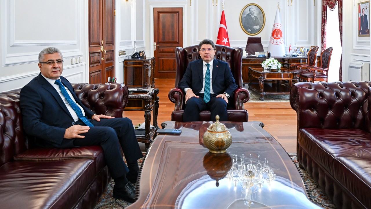 Bakan Tunç, Yargıtay Cumhuriyet Başsavcısı Muhsin Şentürk'ü kabul etti