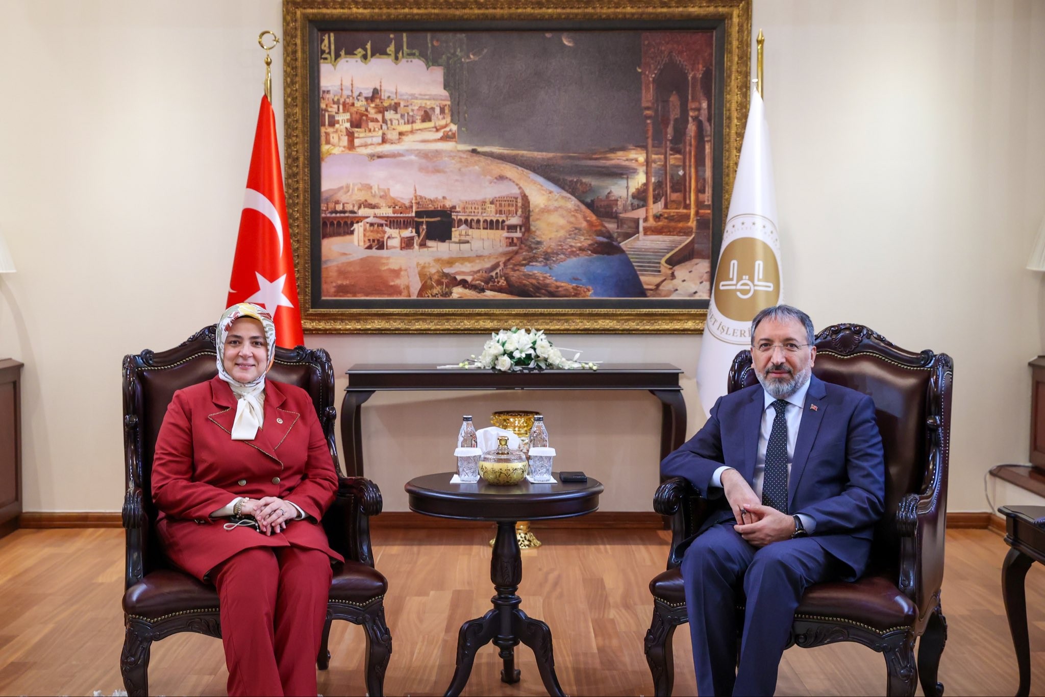 AK Parti Kadın Kolları Başkanı Ercan'dan Diyanet İşleri Başkanı Safi Arpaguş’u ziyaret