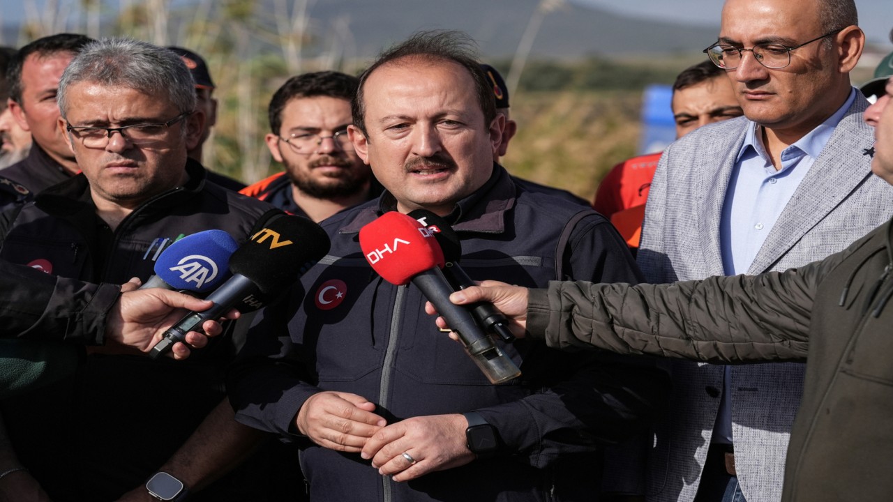 AFAD Başkanı Pehlivan'dan Foça'daki sel sonrası yürütülen çalışmalara ilişkin açıklama