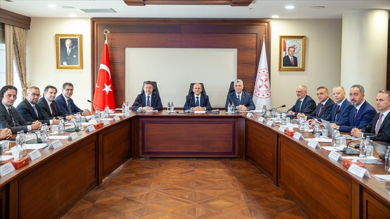 Gıda Komitesi, Hazine ve Maliye Bakanı Mehmet Şimşek'in ev sahipliğinde toplandı