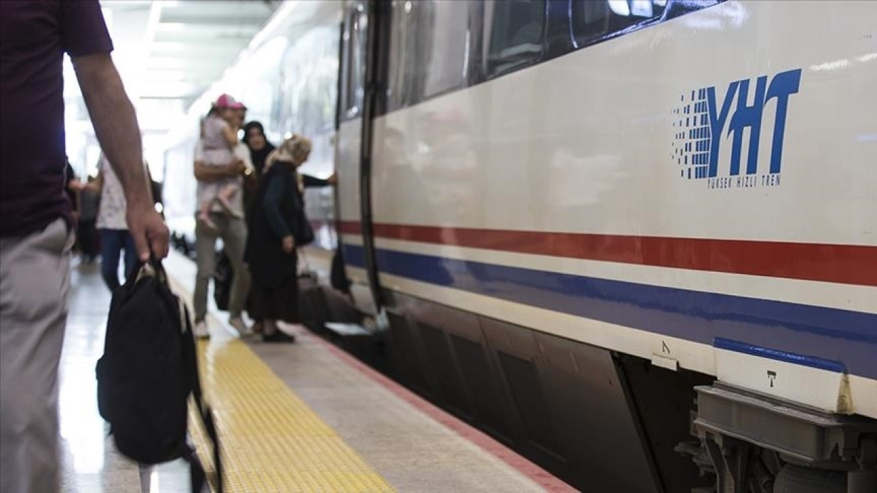 Tren seyahatlerinde "Aile Yılı" indiriminden 200 bini aşkın kişi faydalandı