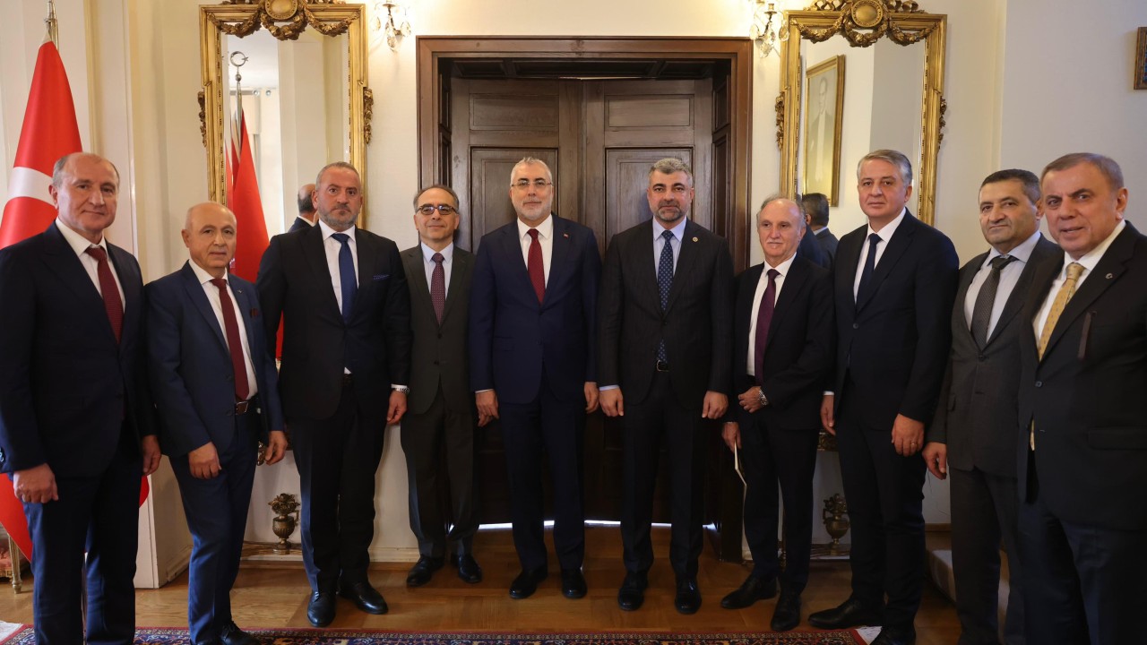 Bakan Işıkhan, İsveç Süryani Cemaati’nin temsilcileriyle görüştü