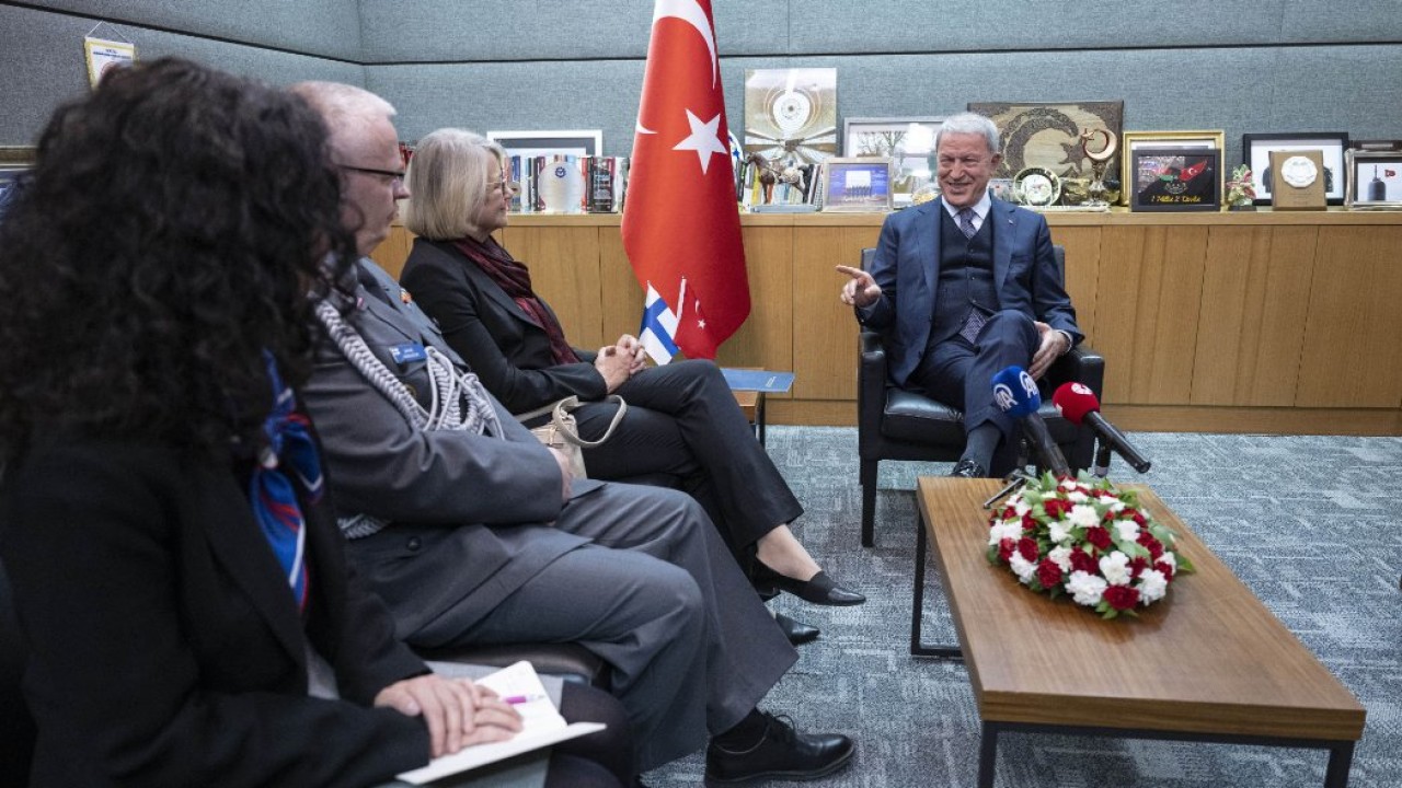 Milli Savunma Komisyonu Başkanı Akar, Finlandiya'nın Ankara Büyükelçisi Hamalainen ile görüştü
