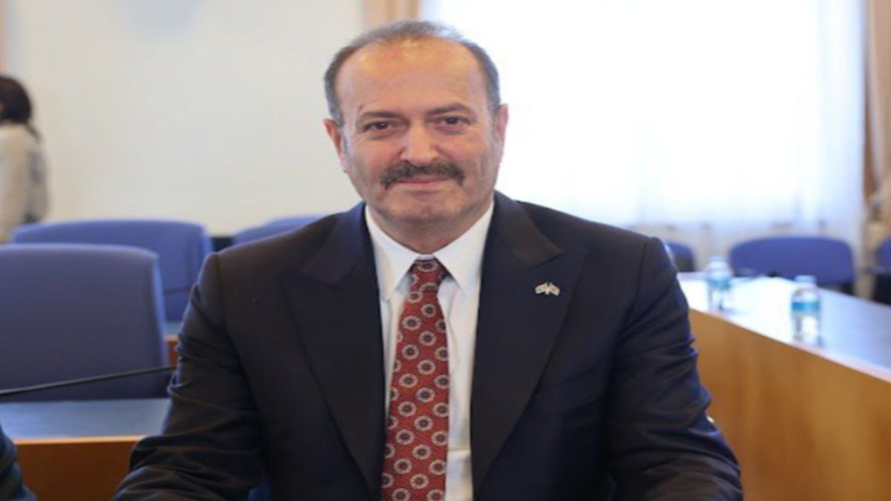 MHP'li Osmanağaoğlu: Esnaf ve sanatkarlarımızın AVM ve marketlere karşı rekabet gücü düşüyor