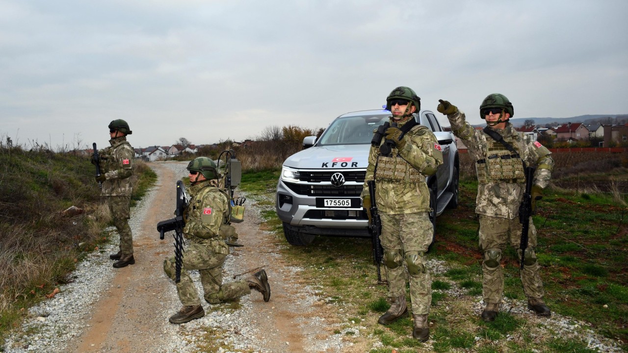 Türk askeri, Kosova'da devriye faaliyetlerine devam ediyor