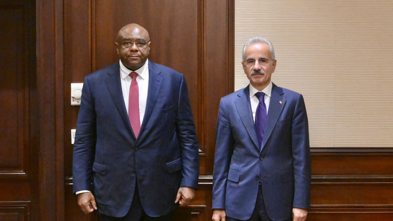 Bakan Uraloğlu, Kongo Demokratik Cumhuriyeti Başbakan Yardımcısı ve Ulaştırma Bakanı Jean-Pierre Bemba ile görüştü