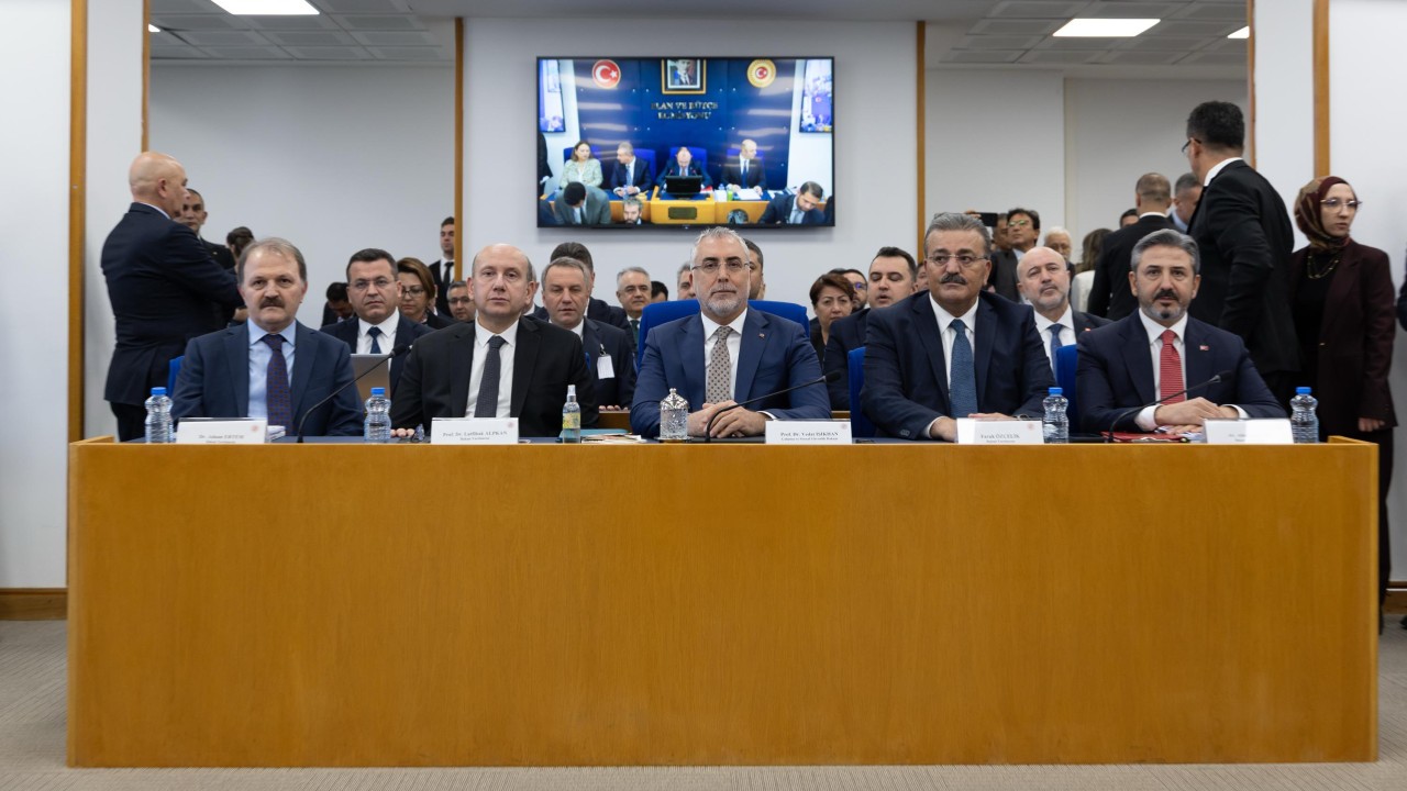 Çalışma ve Sosyal Güvenlik Bakanı Işıkhan, TBMM Plan ve Bütçe Komisyonunda soruları yanıtladı