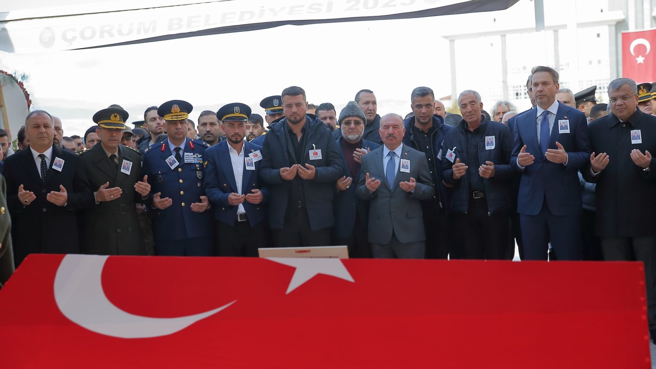 Azerbaycan-Gürcistan sınırında düşen askeri kargo uçağında şehit olan İbbiği, Çorum'da son yolculuğuna uğurlandı