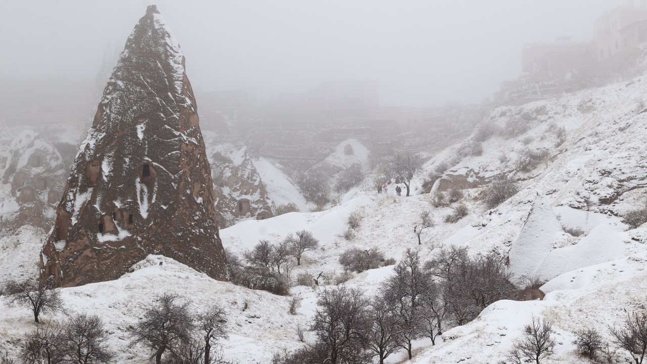Kapadokya'da mevsimin ilk karı yağdı