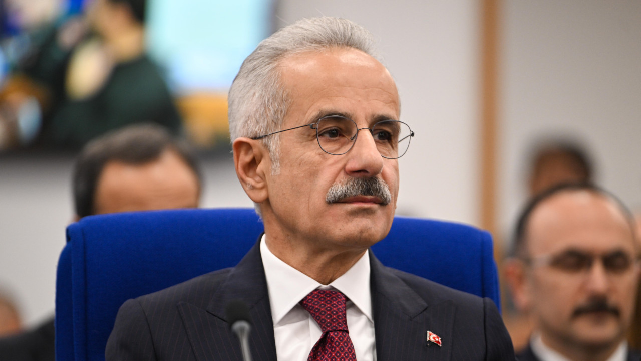 Ulaştırma ve Altyapı Bakanı Uraloğlu, TBMM Plan ve Bütçe Komisyonunda soruları yanıtladı