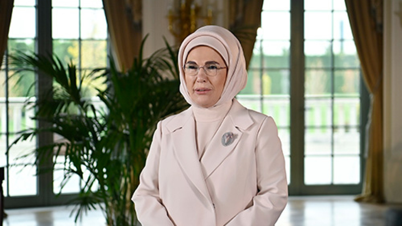 Emine Erdoğan: Çağımızın sorunlarını çözmek, ancak çok yönlü ve kapsayıcı yaklaşımlarla mümkün olabilir