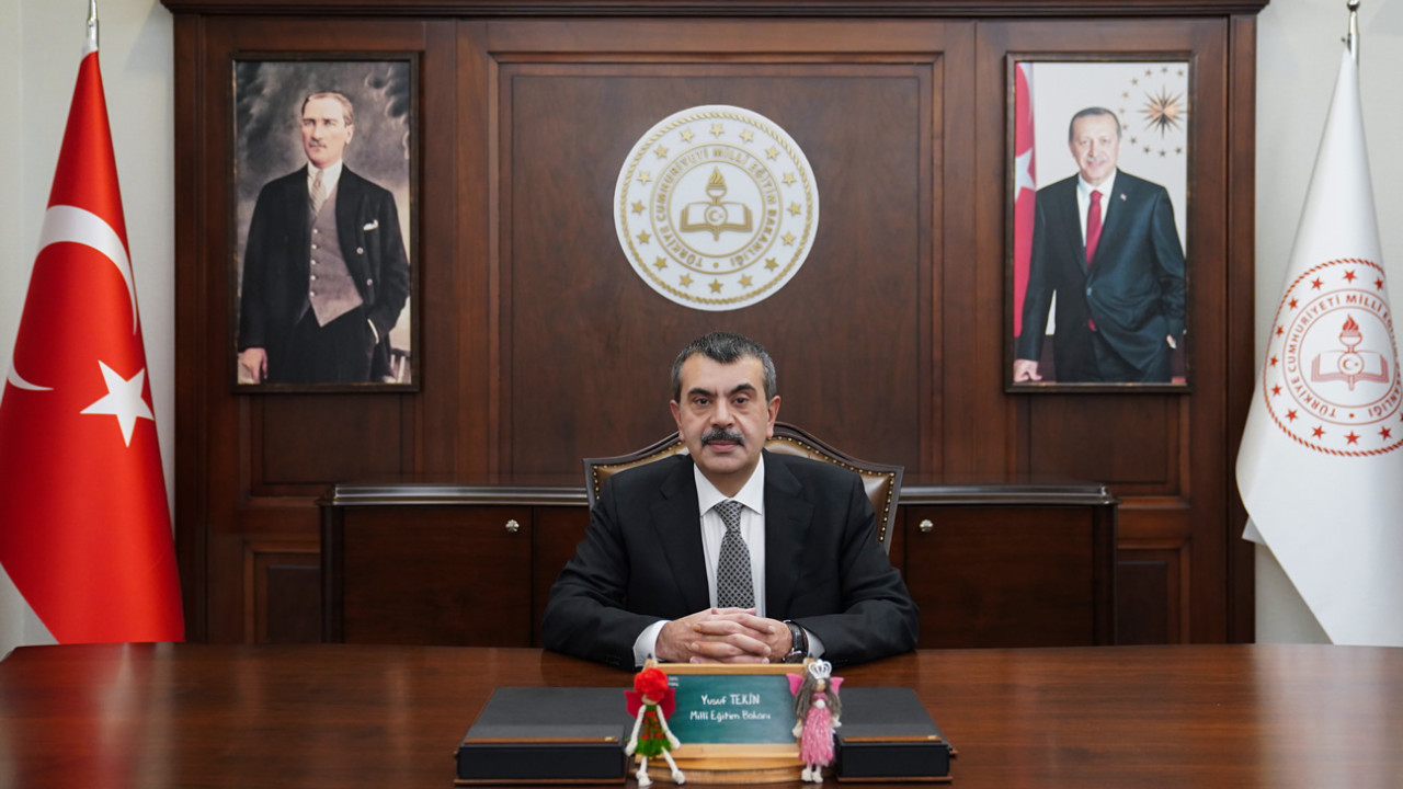 Milli Eğitim Bakanı Tekin'den "24 Kasım haftasında öğretmenleri ziyaret edin" çağrısı
