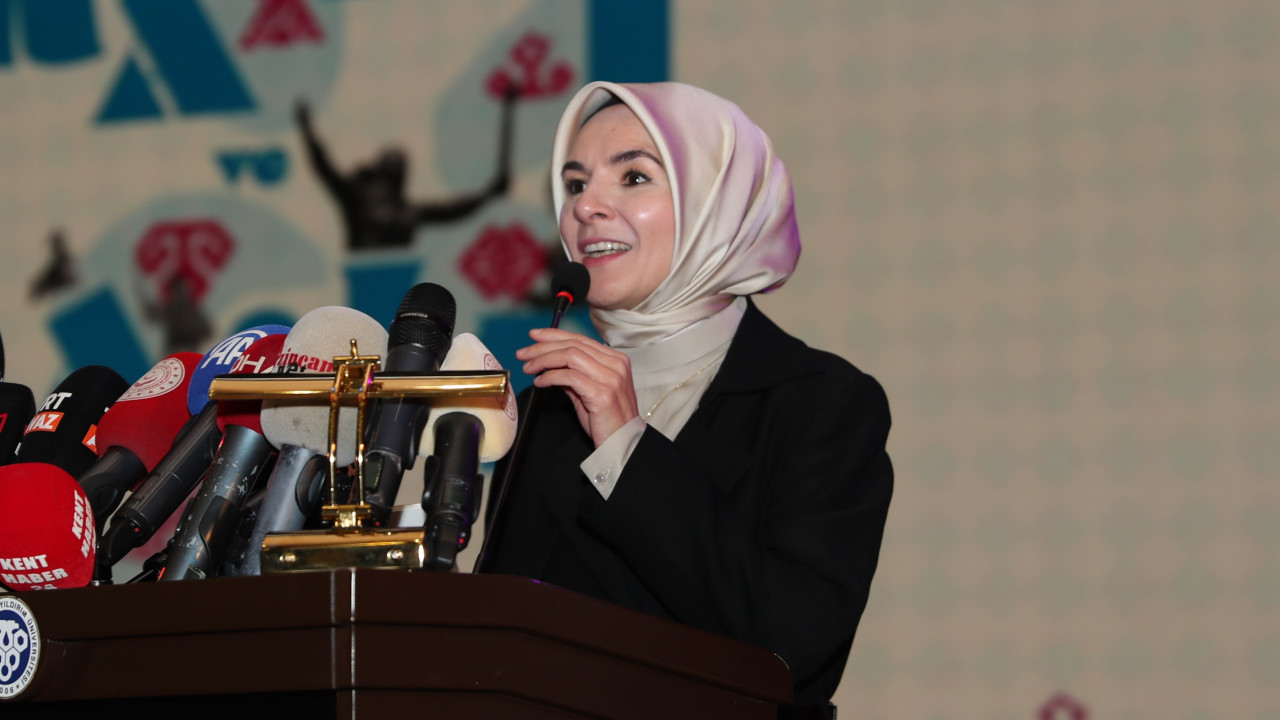 Bakan Göktaş: Doğurganlık oranlarındaki düşüş, nüfusun yaşlanma eğilimi uzun vadeli demografik riskleri büyütüyor