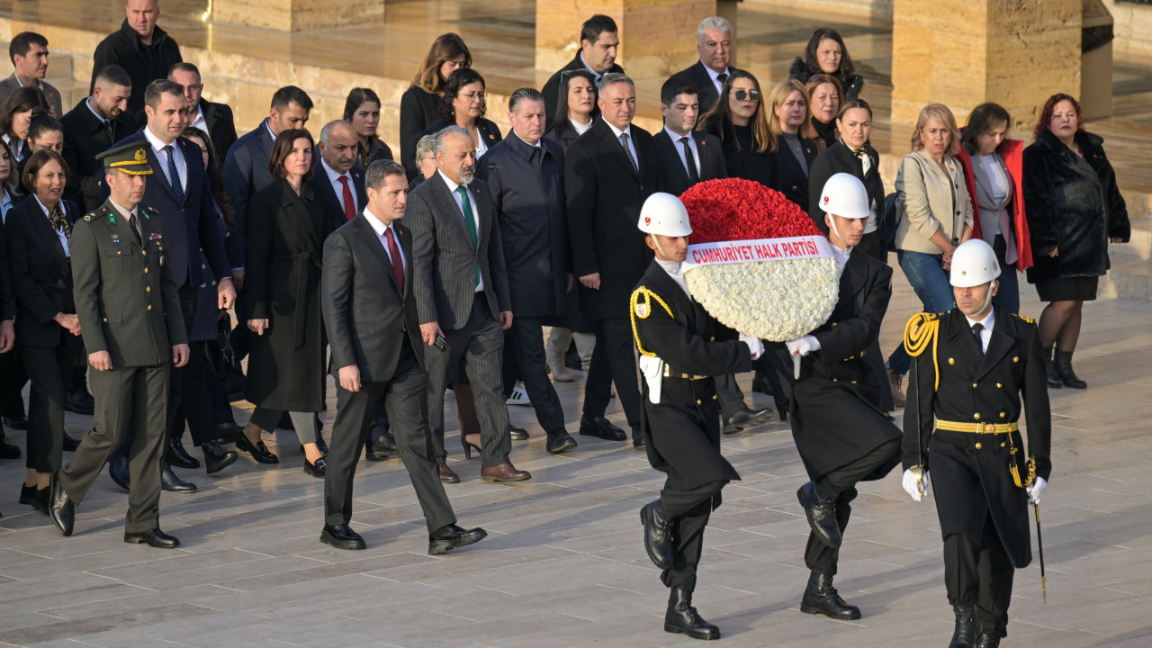 CHP heyeti Anıtkabir'i ziyaret etti