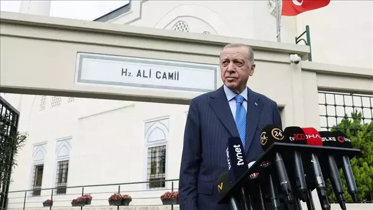 Cumhurbaşkanı Erdoğan, cuma namazını Hz. Ali Camisi'nde kıldı