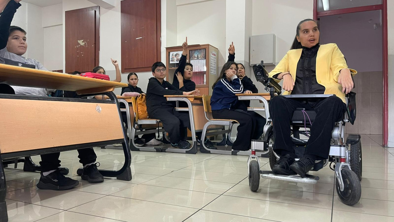 Isparta'da kas hastası öğretmen azmiyle herkese ilham oluyor