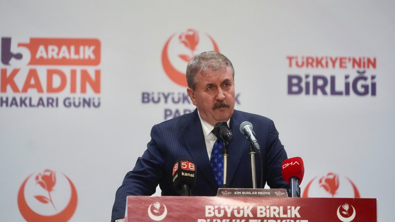 BBP Genel Başkanı Destici, "Birliğe İz Bırakan Kadınlar" programına katıldı