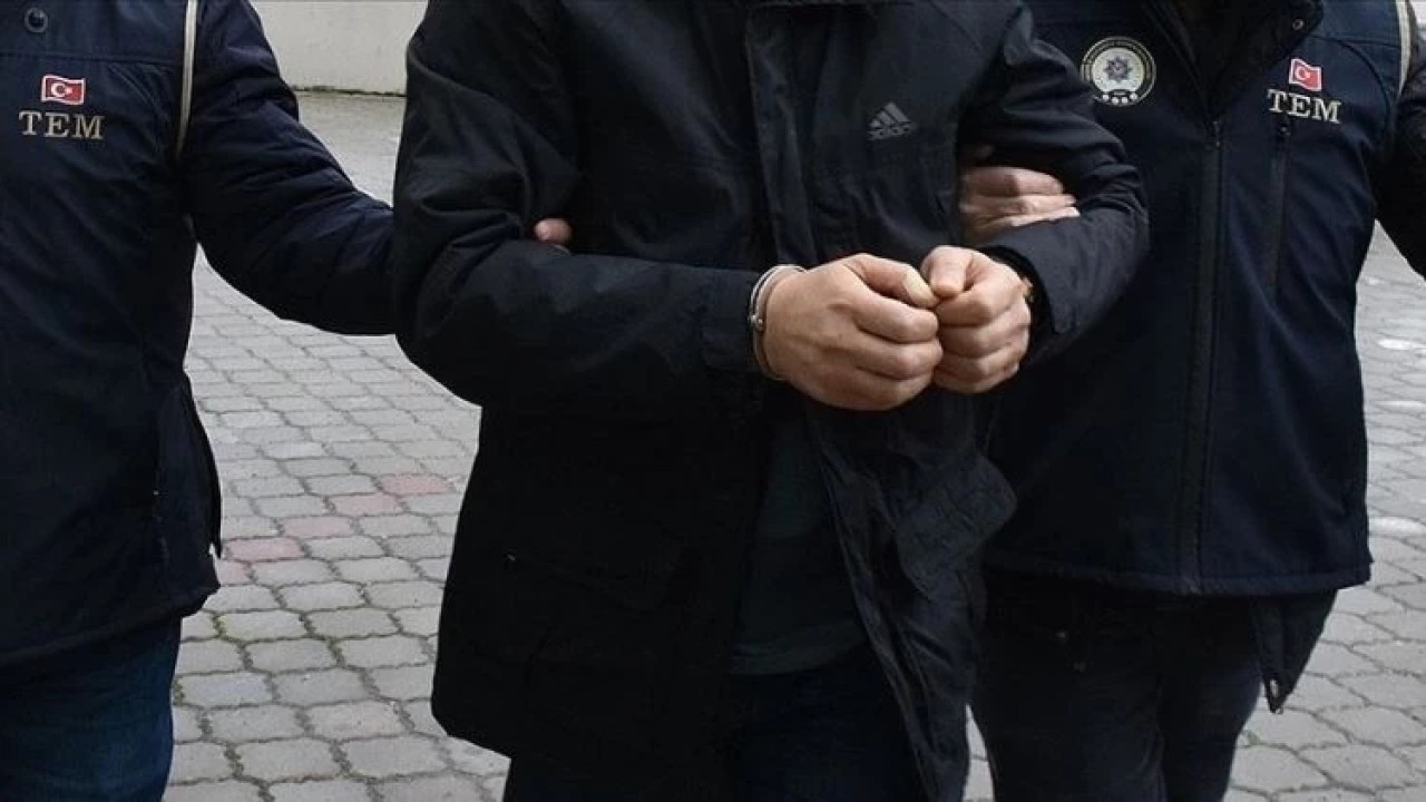 "Cumhurbaşkanına hakaret" suçundan aranması bulunan zanlı, Çanakkale'de yakalandı