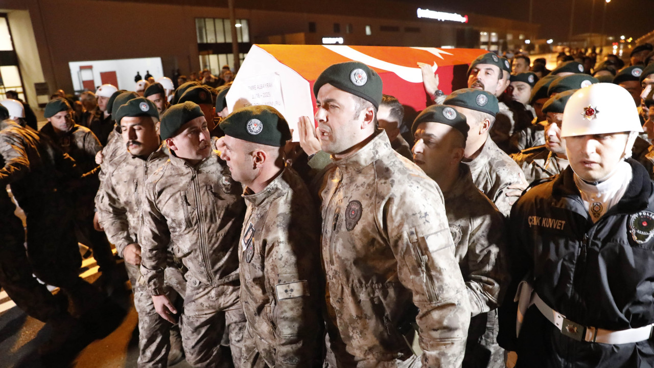 İstanbul Çekmeköy'deki operasyonda şehit olan polis memuru Albayrak'ın naaşı Samsun'a getirildi